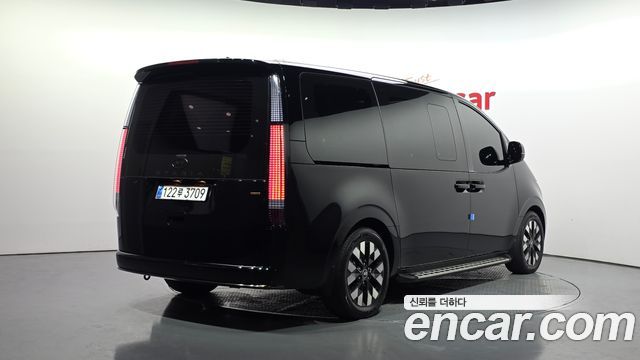 Hyundai Staria 4WD Lounge 9-Seater Inspiration - фото 1