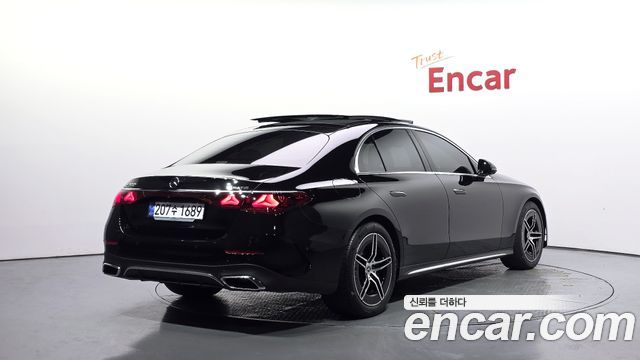 Mercedes-Benz E-Class W214 E300 4MATIC AMG Line - фото 1