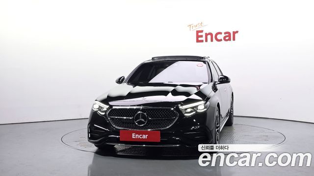 Mercedes-Benz E-Class W214 E300 4MATIC AMG Line - фото 2