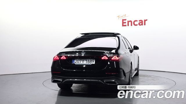 Mercedes-Benz E-Class W214 E300 4MATIC AMG Line - фото 3