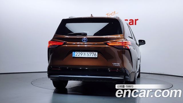 Toyota Sienna 4-го поколения 2.5 Hybrid 2WD - фото 3