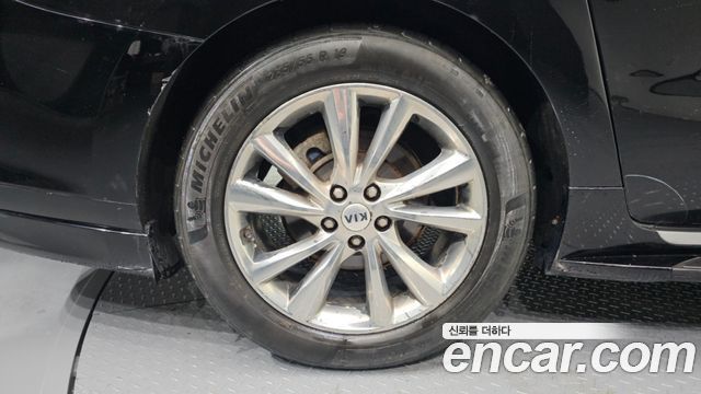 Kia Carnival Новый 9-Seater Hi-Limousine Noblesse Special - фото 4