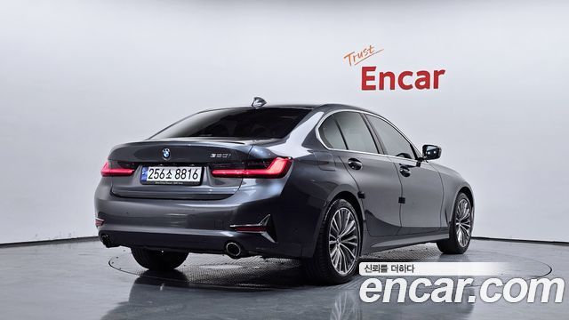 BMW 3-Series G20 320i Luxury - фото 1