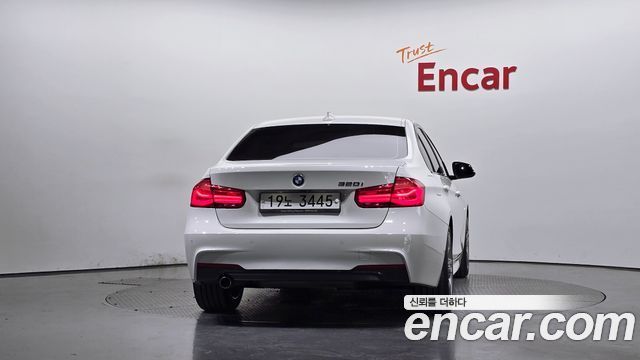 BMW 3-Series F30 320i M Sport - фото 2