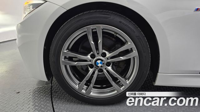 BMW 3-Series F30 320i M Sport - фото 3