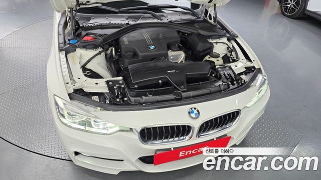 BMW 3-Series F30 320i M Sport - фото 4
