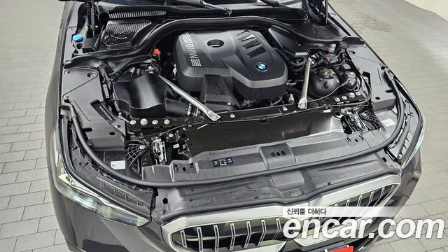BMW 5-Series G60 520i M Sport - фото 4