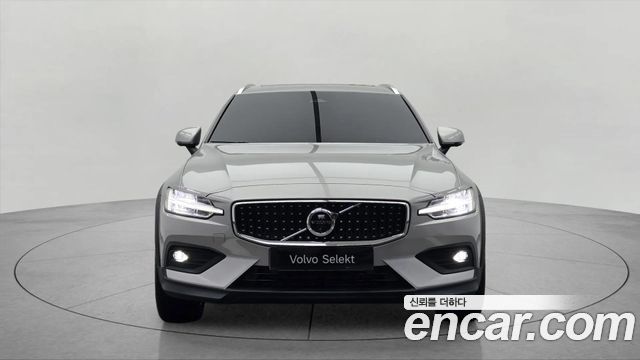 Volvo V60 2-го поколения B5 Ultimate AWD - фото 1