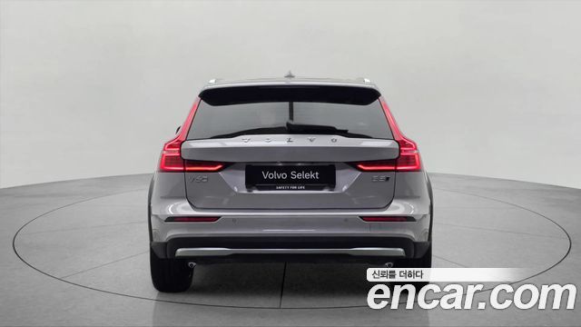 Volvo V60 2-го поколения B5 Ultimate AWD - фото 3
