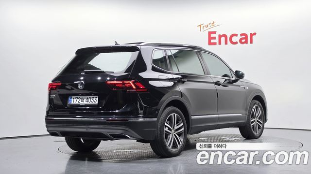 Volkswagen Tiguan 2.0 TDI Prestige - фото 0