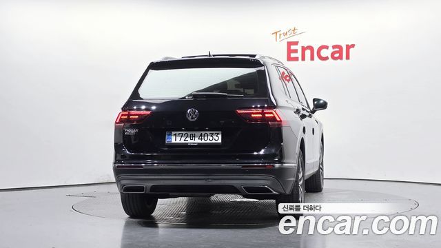 Volkswagen Tiguan 2.0 TDI Prestige - фото 2