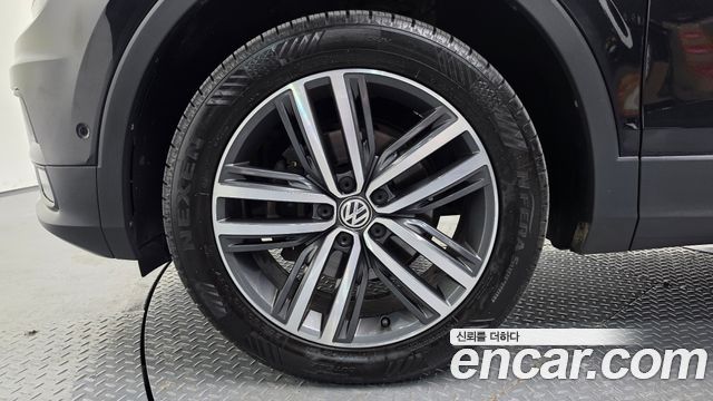 Volkswagen Tiguan 2.0 TDI Prestige - фото 3
