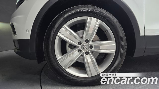Volkswagen Tiguan 2-го поколения 2.0 TDI 4Motion Prestige - фото 3