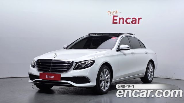 Mercedes-Benz E-Class W213 E300 Exclusive - фото 0