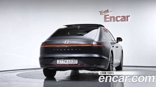 Hyundai Grandeur GN7, гибрид Calligraphy - фото 2
