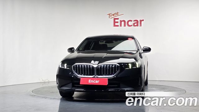 BMW 5-Series G60 520i - фото 2