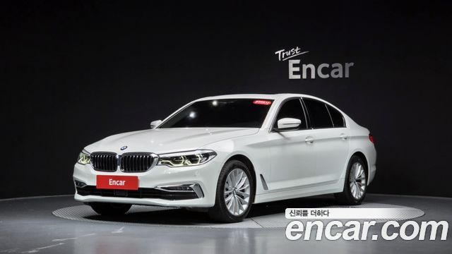 BMW 5-Series G30 530i xDrive Luxury Plus - фото 0