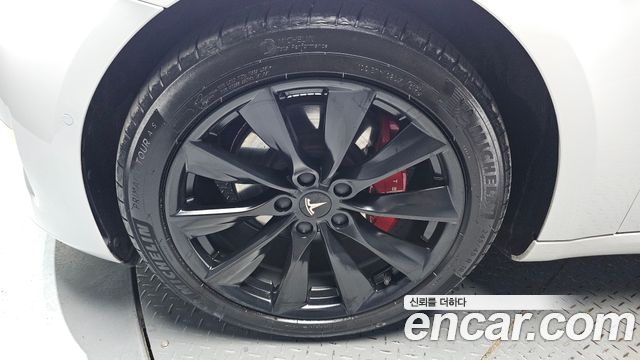 Tesla Model 3 Long Range AWD - фото 3