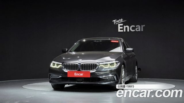 BMW 5-Series G30 530e Luxury - фото 1