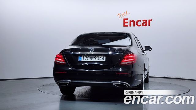 Mercedes-Benz E-Class W213 E220d 4MATIC Exclusive - фото 3