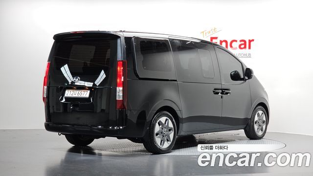 Hyundai Staria Tourer 9-Seater Modern - фото 0