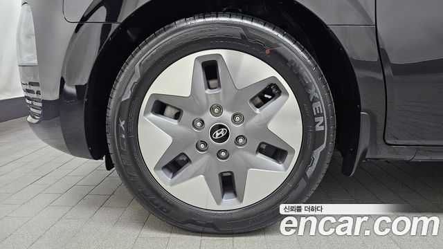 Hyundai Staria Tourer 9-Seater Modern - фото 3