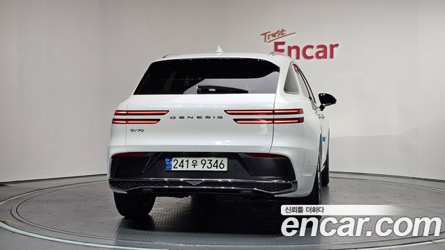 Genesis GV70 2.5T Gasoline 2WD - фото 3