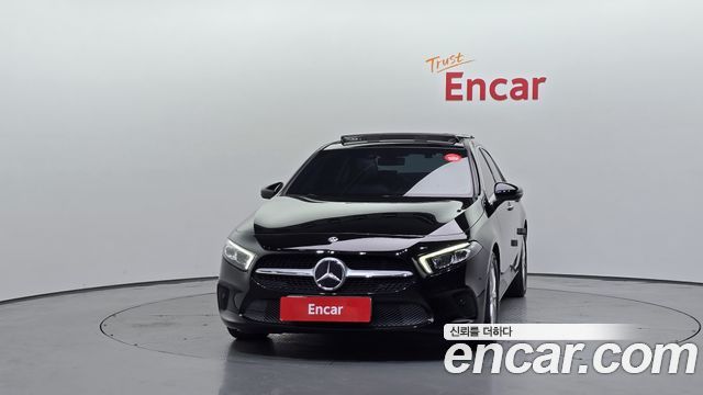 Mercedes-Benz A-Class W177 A220 Sedan - фото 2