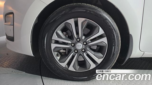 Kia Carnival Новый 11-Seater Prestige - фото 4