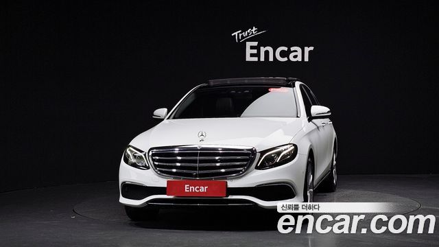 Mercedes-Benz E-Class W213 E300 Exclusive - фото 1