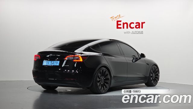Tesla Model 3 Long Range AWD - фото 0