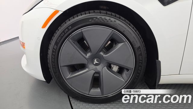 Tesla Model 3 Long Range AWD - фото 4