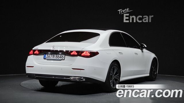 Mercedes-Benz E-Class W214 E200 Avantgarde - фото 1