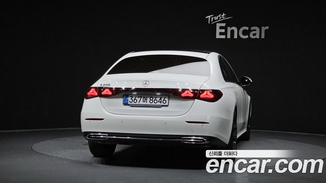 Mercedes-Benz E-Class W214 E200 Avantgarde - фото 3