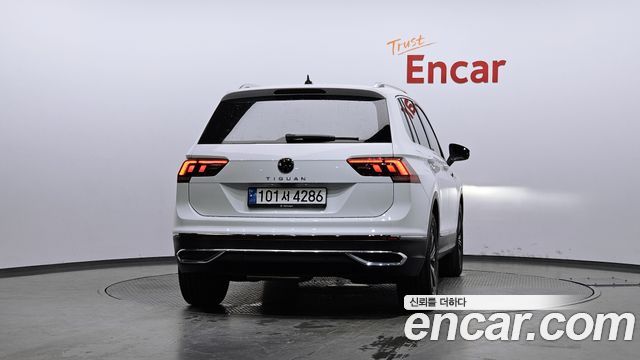 Volkswagen Tiguan 2-го поколения 2.0 TDI Premium - фото 3