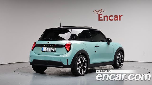 Mini Cooper 4-го поколения Favoured - фото 1