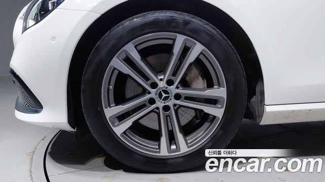 Mercedes-Benz E-Class W213 E350 4MATIC Avantgarde - фото 4
