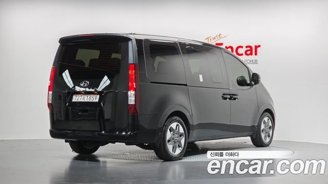 Hyundai Staria Tourer 11-Seater Modern - фото 1