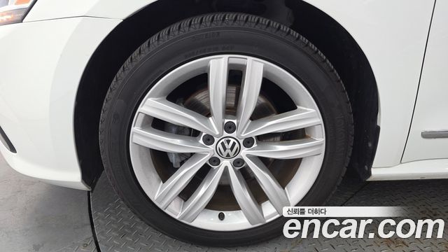 Volkswagen Passat Новый 2.0 TSI B7 - фото 4