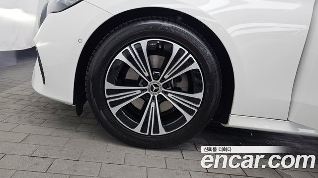 Mercedes-Benz E-Class W214 E200 Avantgarde - фото 4