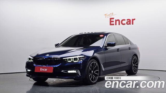 BMW 5-Series G30 520i Luxury - фото 0