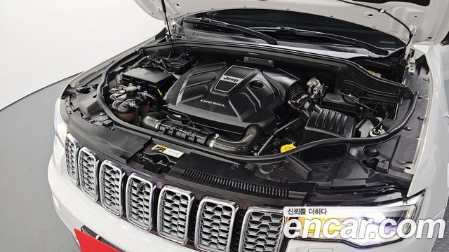 Jeep Cherokee 3.0 Diesel Overland Summit WK2 - фото 4