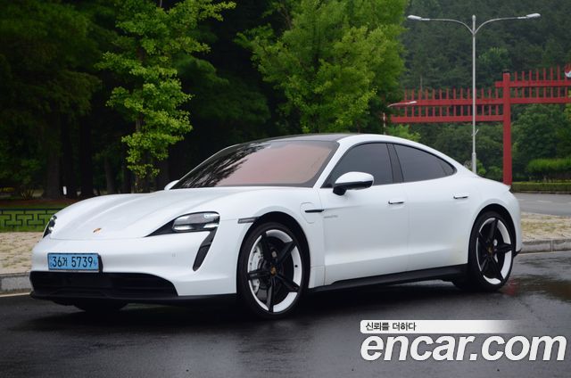 Porsche Taycan 4S - фото 0