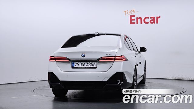 BMW 5-Series G60 520i M Sport - фото 3