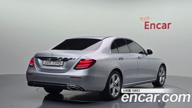 Mercedes-Benz E-Class W213 E200 Avantgarde - фото 1