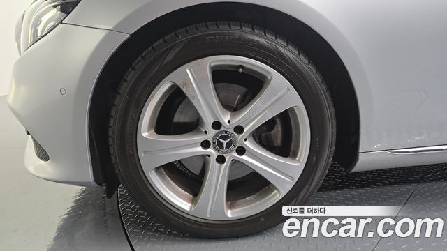 Mercedes-Benz E-Class W213 E200 Avantgarde - фото 4