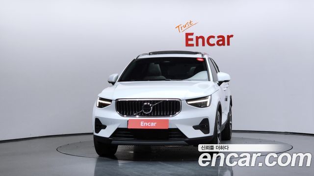 Volvo XC40 B4 Ultimate Bright - фото 2