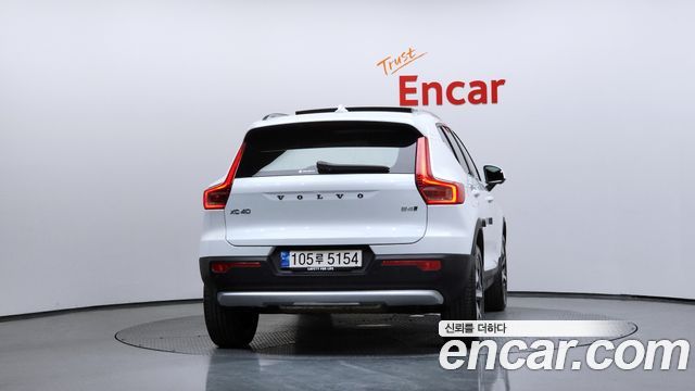 Volvo XC40 B4 Ultimate Bright - фото 3