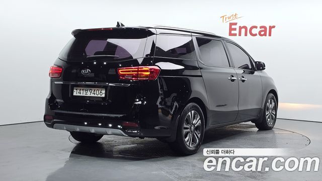 Kia Carnival Новый 9-Seater Luxury - фото 1