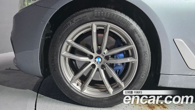 BMW 5-Series G30 530i xDrive M Sport Package - фото 4